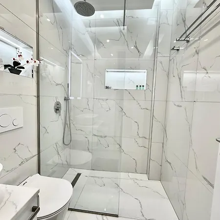 Poseidon's * Sarandë