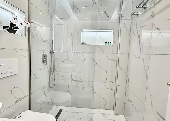 Poseidon's * Saranda